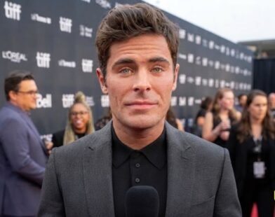 Zac Efron Gesicht: Was ist mit seinem Kiefer passiert?